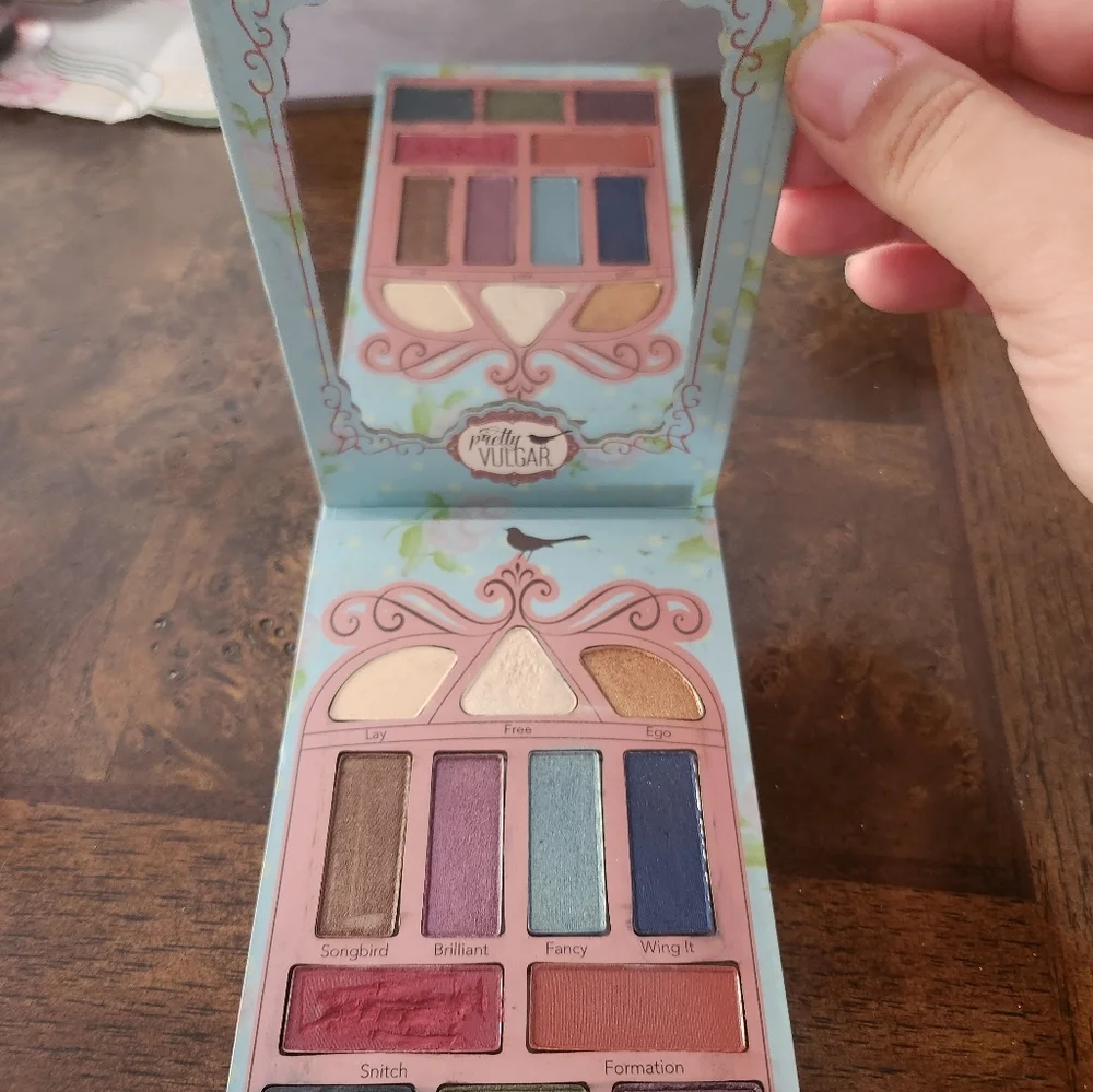Pretty Vulgar - Pretty Birdie Eyeshadow Palette